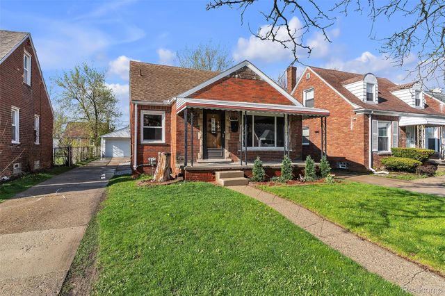 15361 Sprenger Avenue, Eastpointe, MI 48021