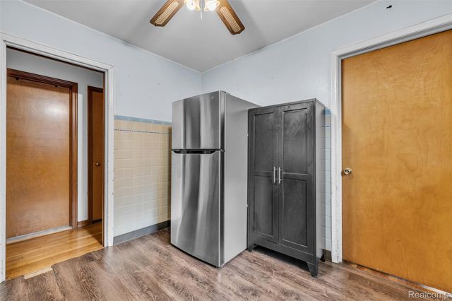 15361 Sprenger Avenue, Eastpointe, MI 48021