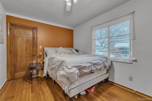 15361 Sprenger Avenue, Eastpointe, MI 48021