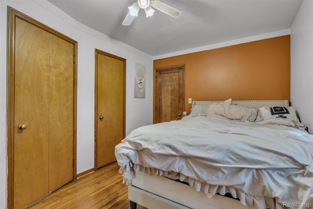 15361 Sprenger Avenue, Eastpointe, MI 48021