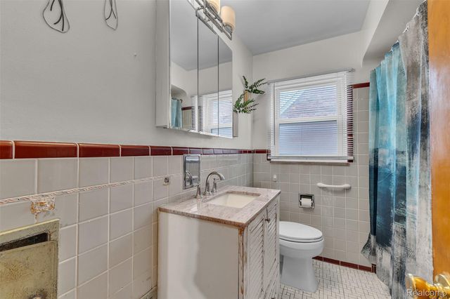 15361 Sprenger Avenue, Eastpointe, MI 48021