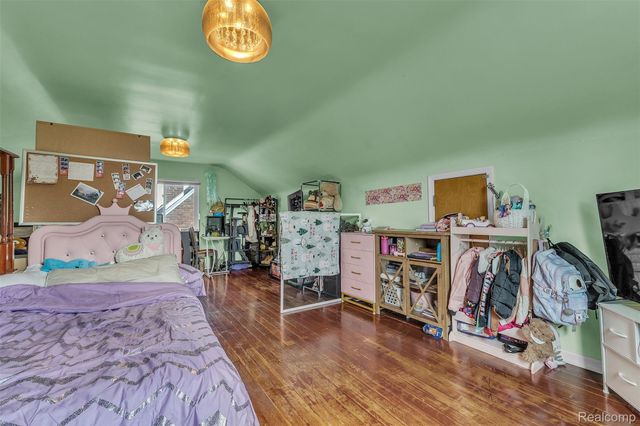 15361 Sprenger Avenue, Eastpointe, MI 48021