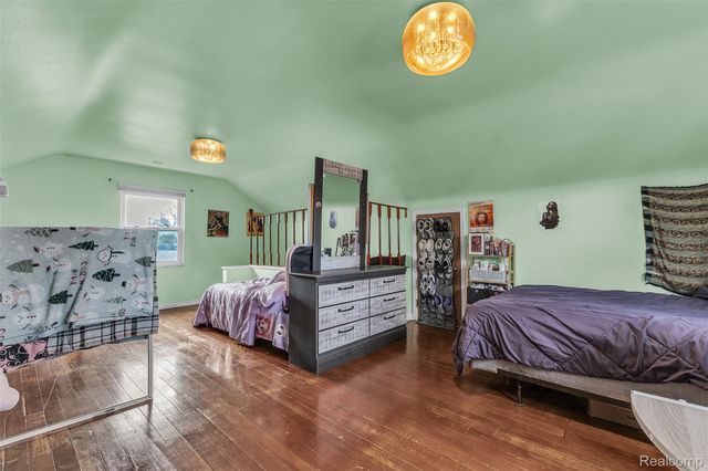 15361 Sprenger Avenue, Eastpointe, MI 48021