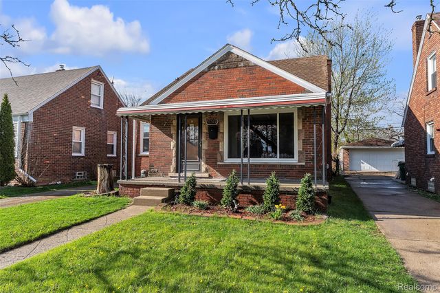 15361 Sprenger Avenue, Eastpointe, MI 48021