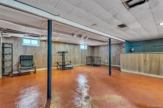 15361 Sprenger Avenue, Eastpointe, MI 48021