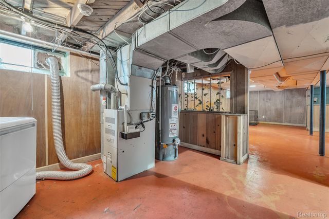 15361 Sprenger Avenue, Eastpointe, MI 48021