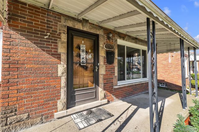 15361 Sprenger Avenue, Eastpointe, MI 48021