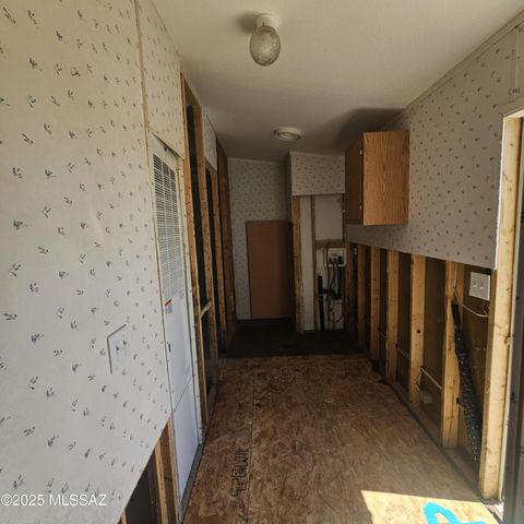 977 N Saddleback Circle, Tombstone, AZ 85638