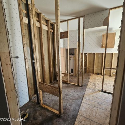 977 N Saddleback Circle, Tombstone, AZ 85638