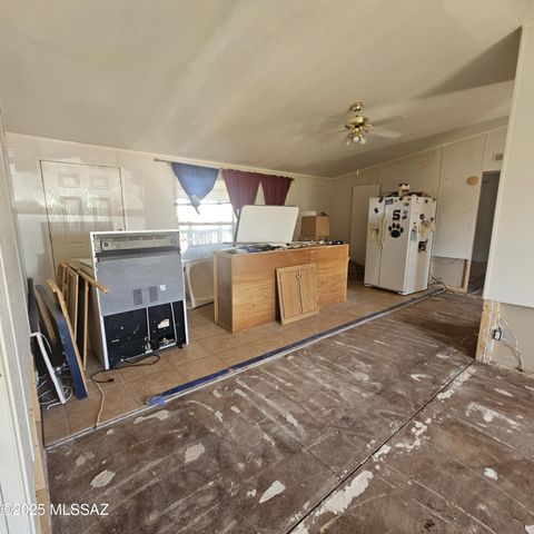 977 N Saddleback Circle, Tombstone, AZ 85638