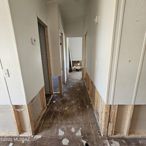 977 N Saddleback Circle, Tombstone, AZ 85638