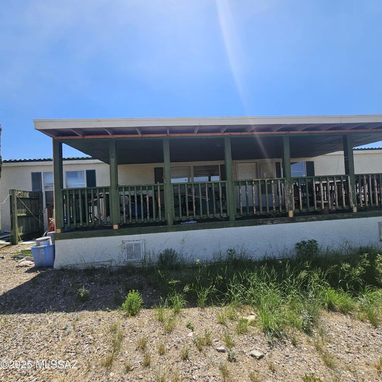 977 N Saddleback Circle, Tombstone, AZ 85638