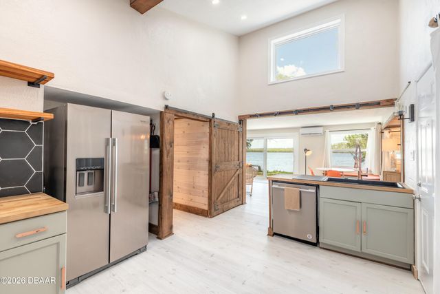 5528 W Bayshore Drive, Port Orange, FL 32127