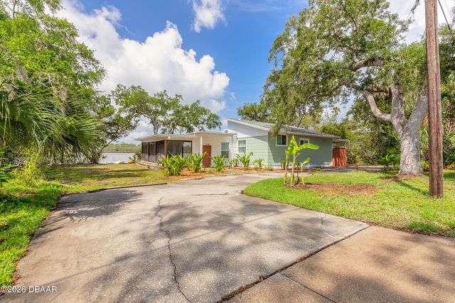 5528 W Bayshore Drive, Port Orange, FL 32127
