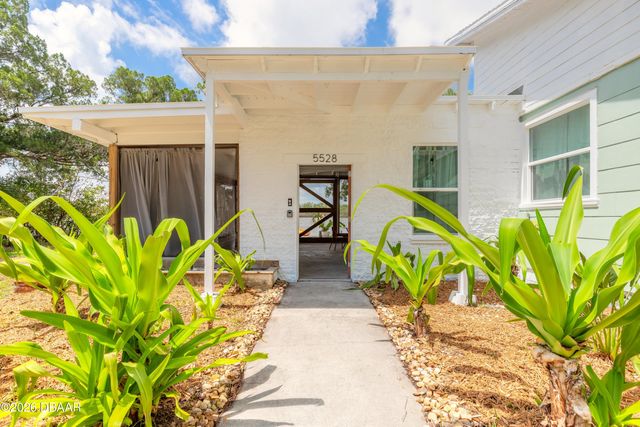 5528 W Bayshore Drive, Port Orange, FL 32127