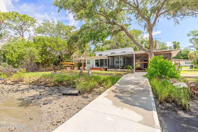 5528 W Bayshore Drive, Port Orange, FL 32127
