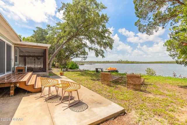 5528 W Bayshore Drive, Port Orange, FL 32127
