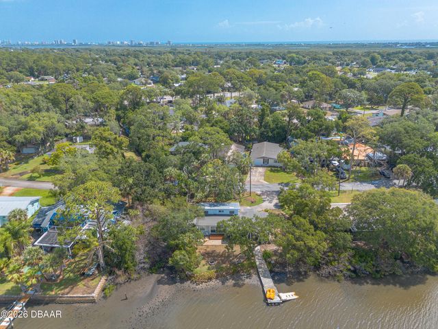 5528 W Bayshore Drive, Port Orange, FL 32127