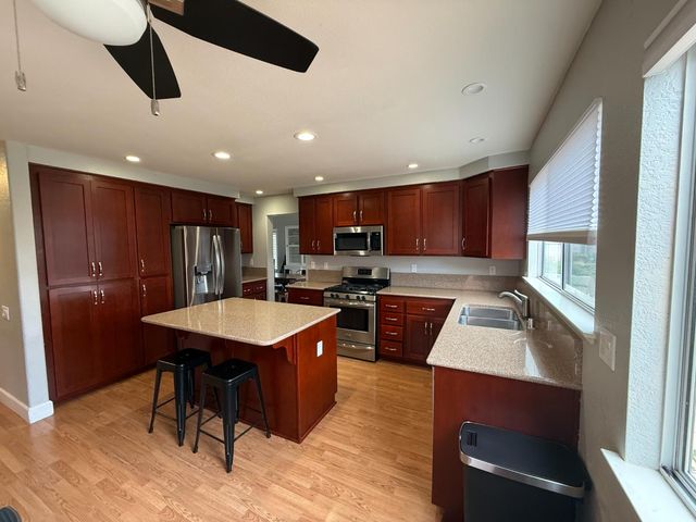 1004 Shasta Ave, Modesto, CA 95358