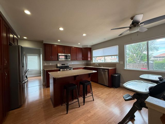 1004 Shasta Ave, Modesto, CA 95358