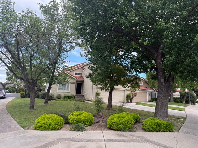1004 Shasta Ave, Modesto, CA 95358