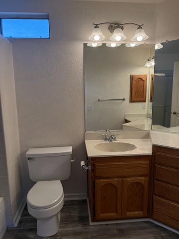1004 Shasta Ave, Modesto, CA 95358