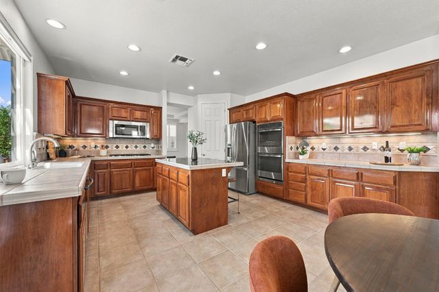 2605 Mariella Dr, Rocklin, CA 95765