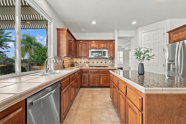 2605 Mariella Dr, Rocklin, CA 95765