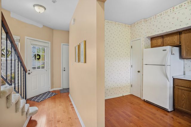 108 Golfview Drive, Glendale Heights, IL 60139