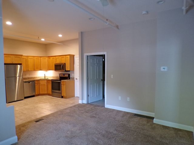 1072 Washington St 3, Weymouth, MA 02189