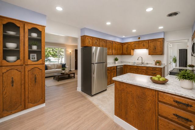 6871 S SPRINGBROOK WAY, Cottonwood Heights, UT 84121