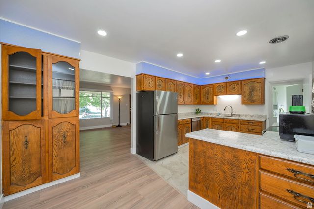 6871 S SPRINGBROOK WAY, Cottonwood Heights, UT 84121