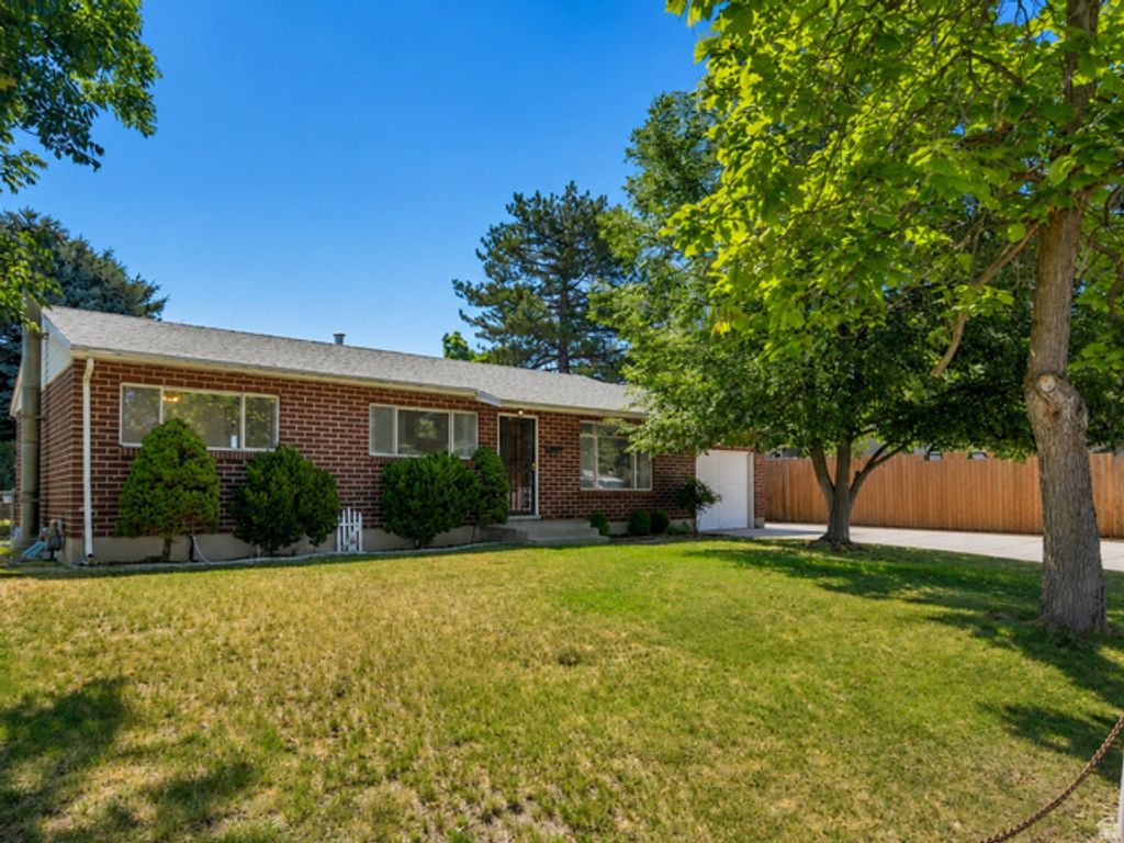 6871 S SPRINGBROOK WAY, Cottonwood Heights, UT 84121