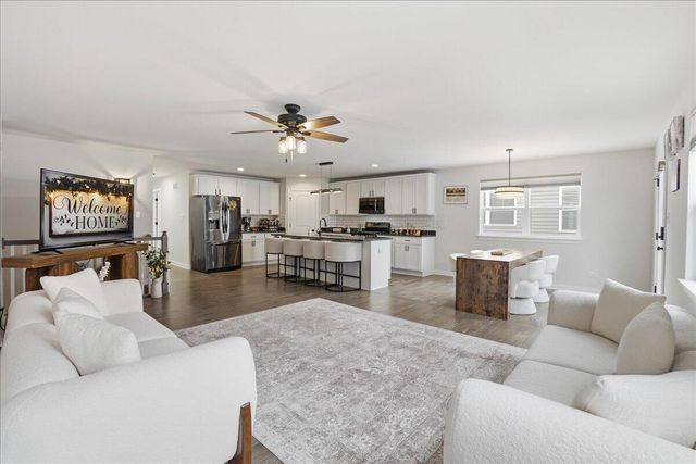 10132 Azalea Drive, Crown Point, IN 46307