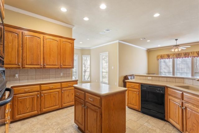 1308 Meadow Mountain Drive, Woodway, TX 76712