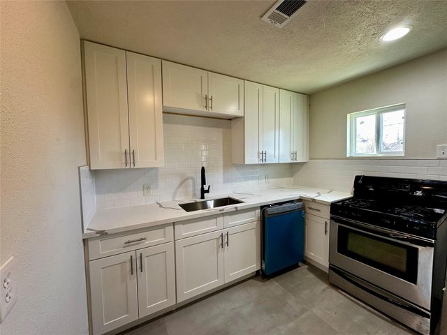 9434 Fairland Drive, Houston, TX 77051