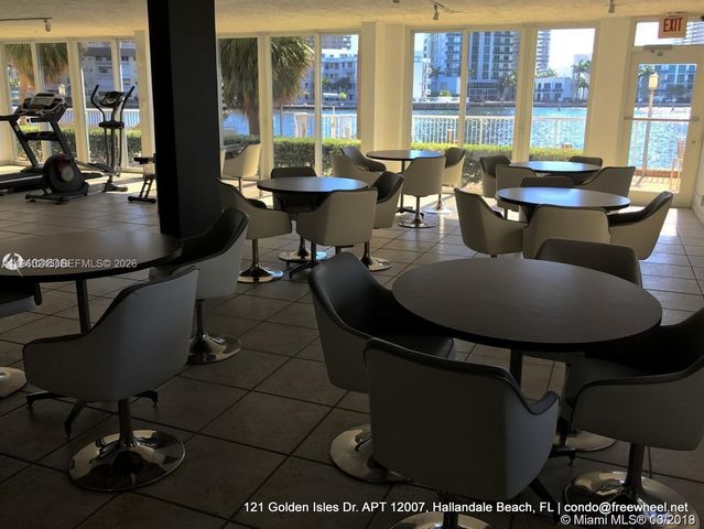 121 Golden Isles Dr 407, Hallandale Beach, FL 33009