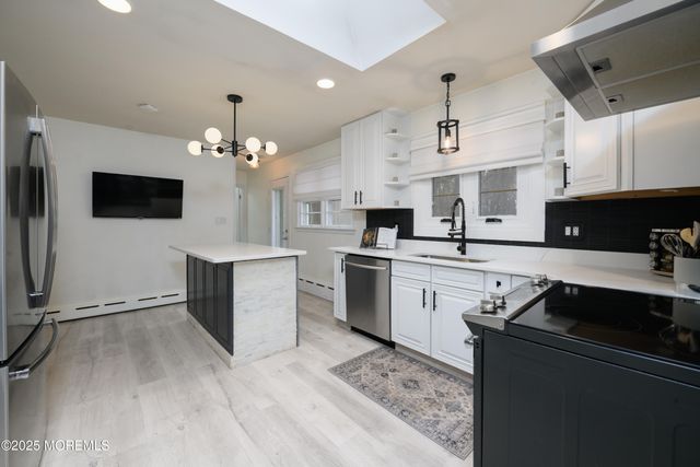 12 Collier Lane, Morganville, NJ 07751