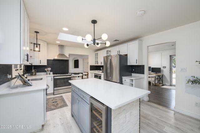 12 Collier Lane, Morganville, NJ 07751