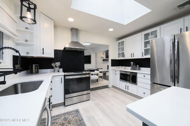 12 Collier Lane, Morganville, NJ 07751