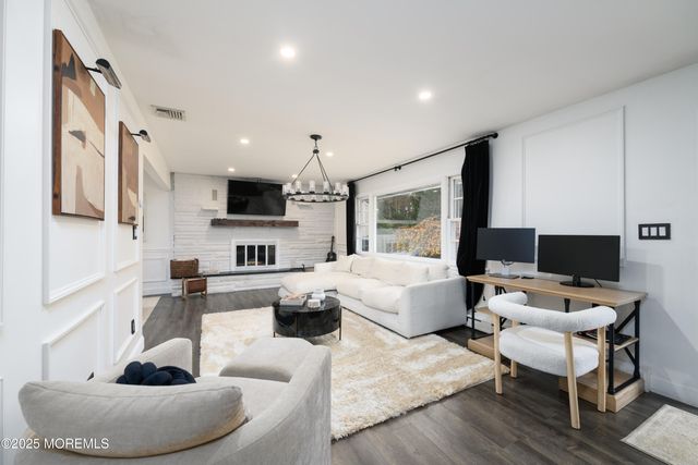 12 Collier Lane, Morganville, NJ 07751