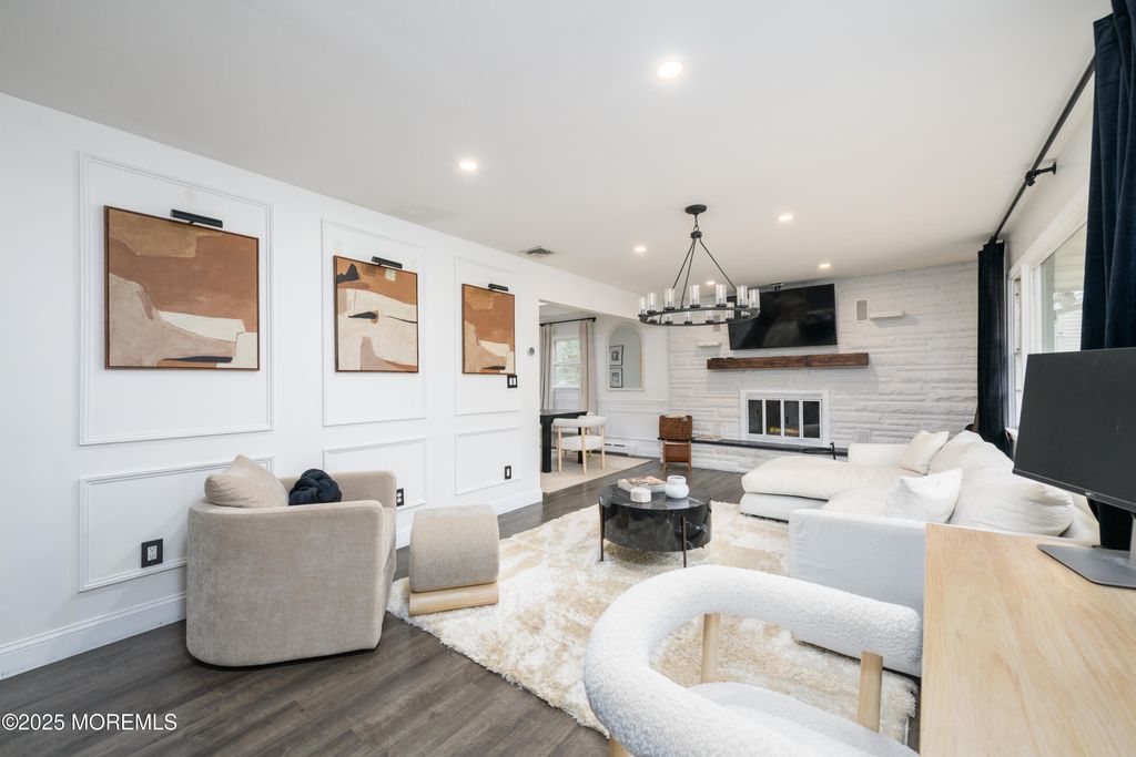 12 Collier Lane, Morganville, NJ 07751