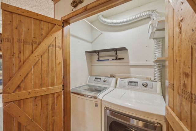 1048 W Holly Trail, Hawkins, TX 75765