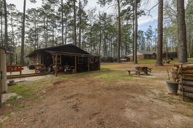 1048 W Holly Trail, Hawkins, TX 75765