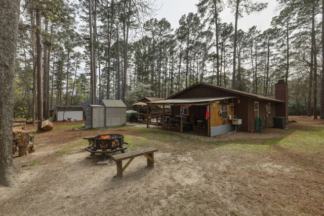 1048 W Holly Trail, Hawkins, TX 75765