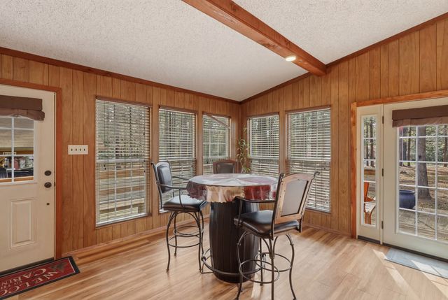 1048 W Holly Trail, Hawkins, TX 75765