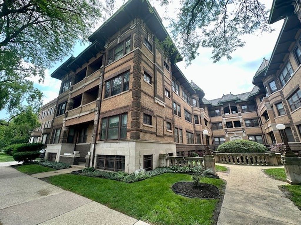 947 E Hyde Park Boulevard G, Chicago, IL 60615