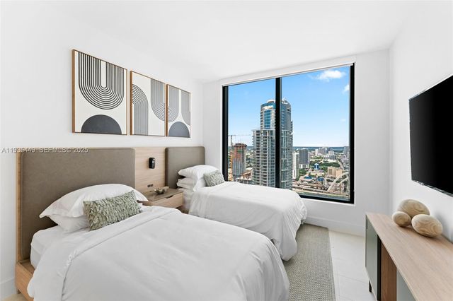 159 NE 6th St 4415, Miami, FL 33132