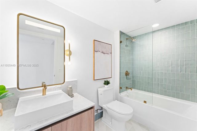 159 NE 6th St 4415, Miami, FL 33132