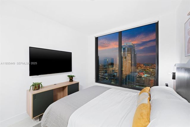 159 NE 6th St 4415, Miami, FL 33132